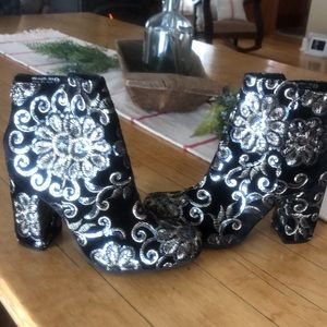 New Naughty Monkey boots. Sz 8.5